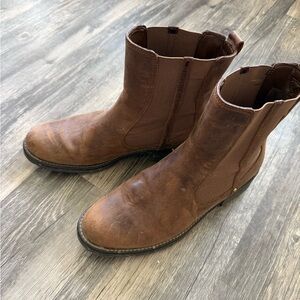 Clarks Women's Boots sz 9.5
